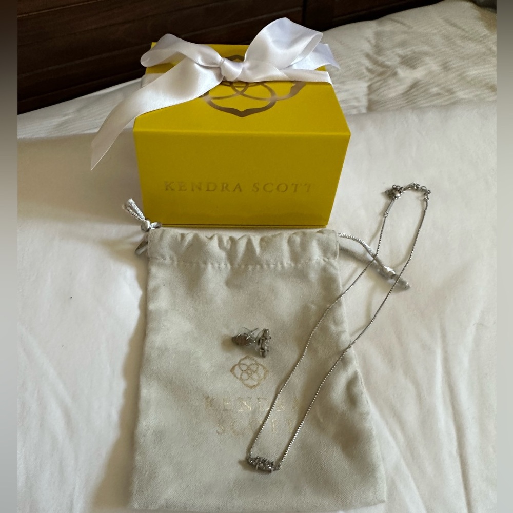 Kendra Scott set